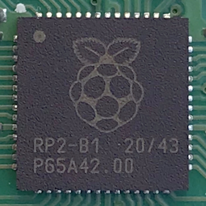 模擬衛星の頭脳 RP2040 チップ